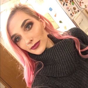 Meet your Posher, Kira